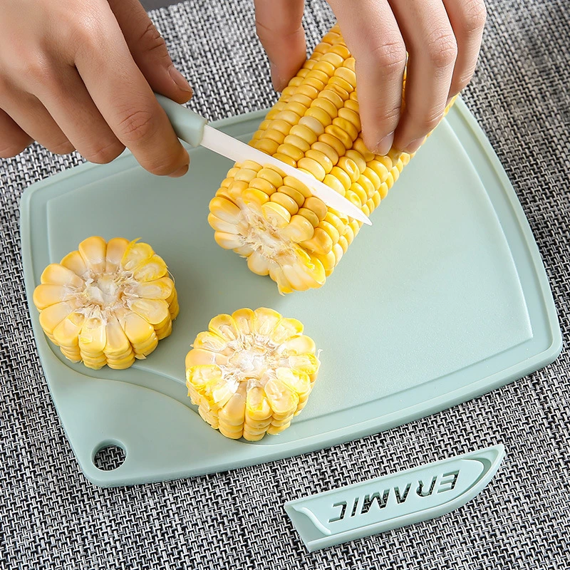 Knife Set With Cutting Board