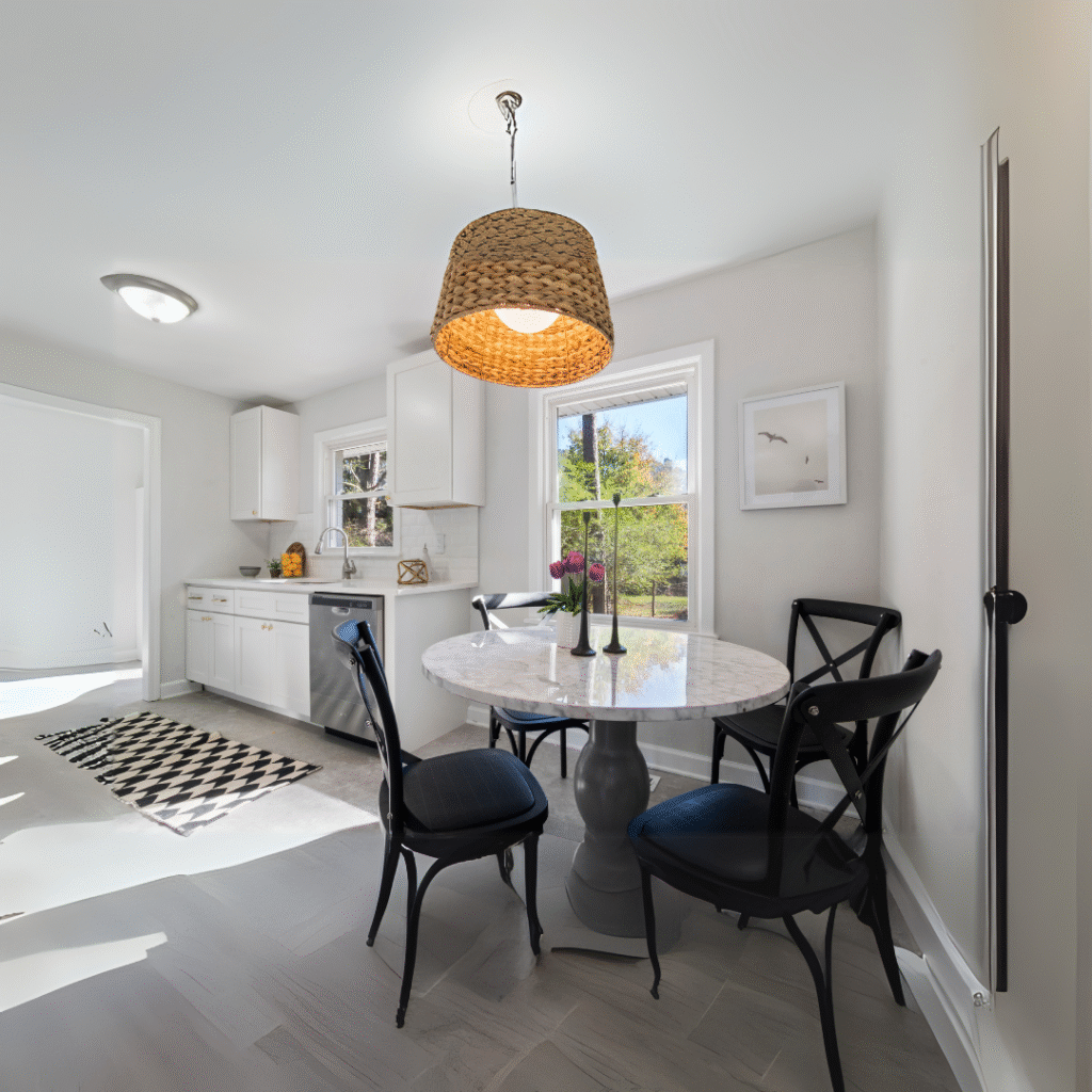 Kitchen & Dining